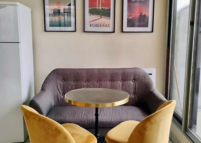 - Avec Terrasse Бордо