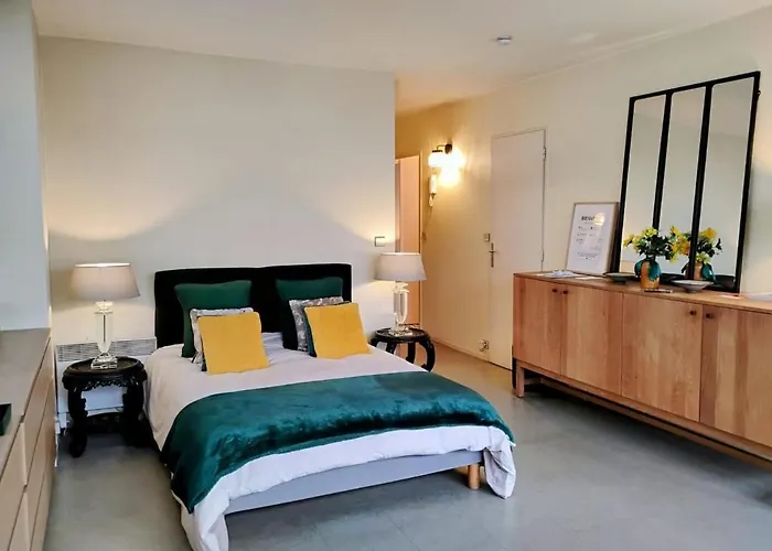 - Avec Terrasse Apartment